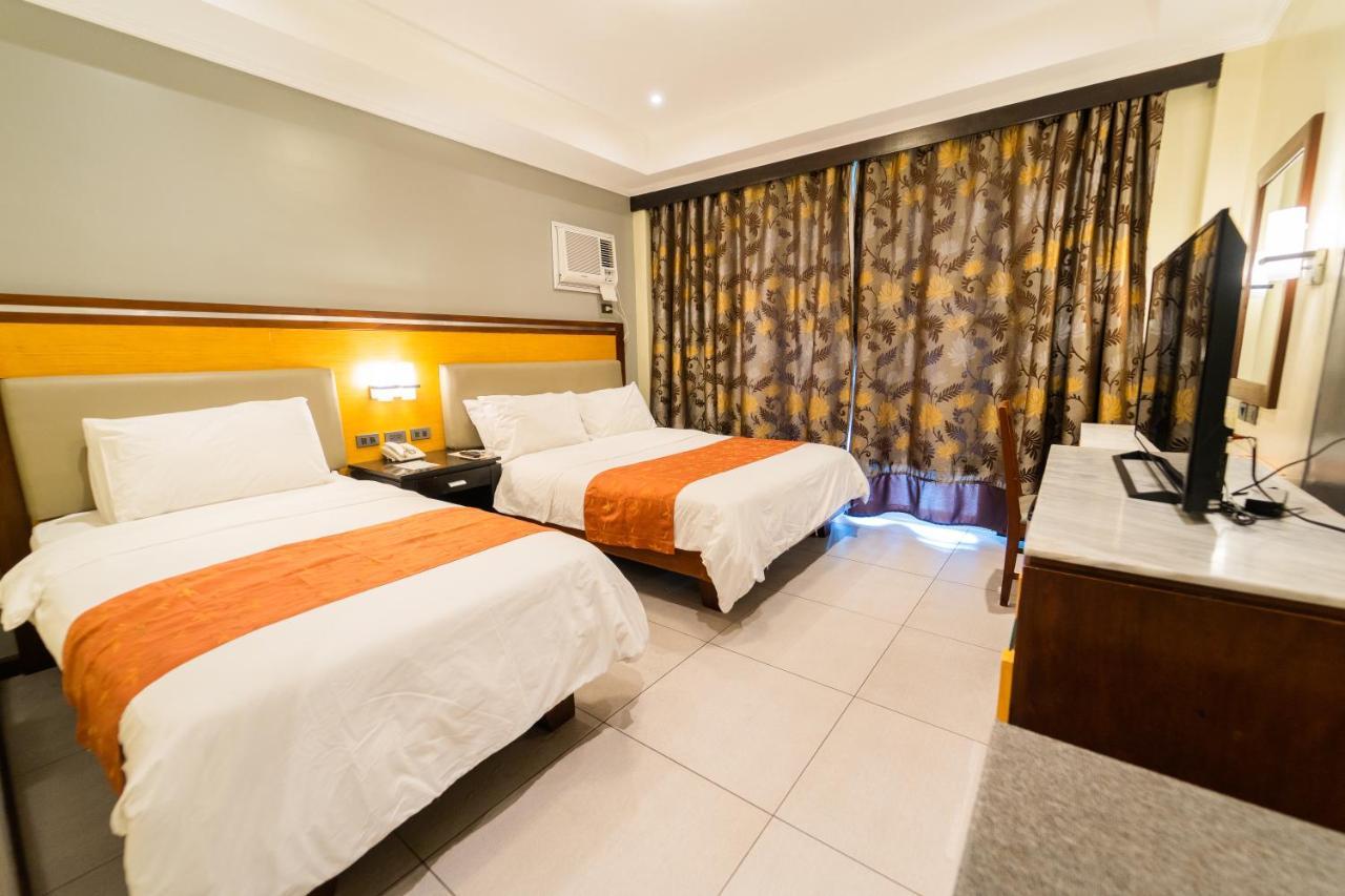 Mo2 Westown Hotel Iloilo Экстерьер фото
