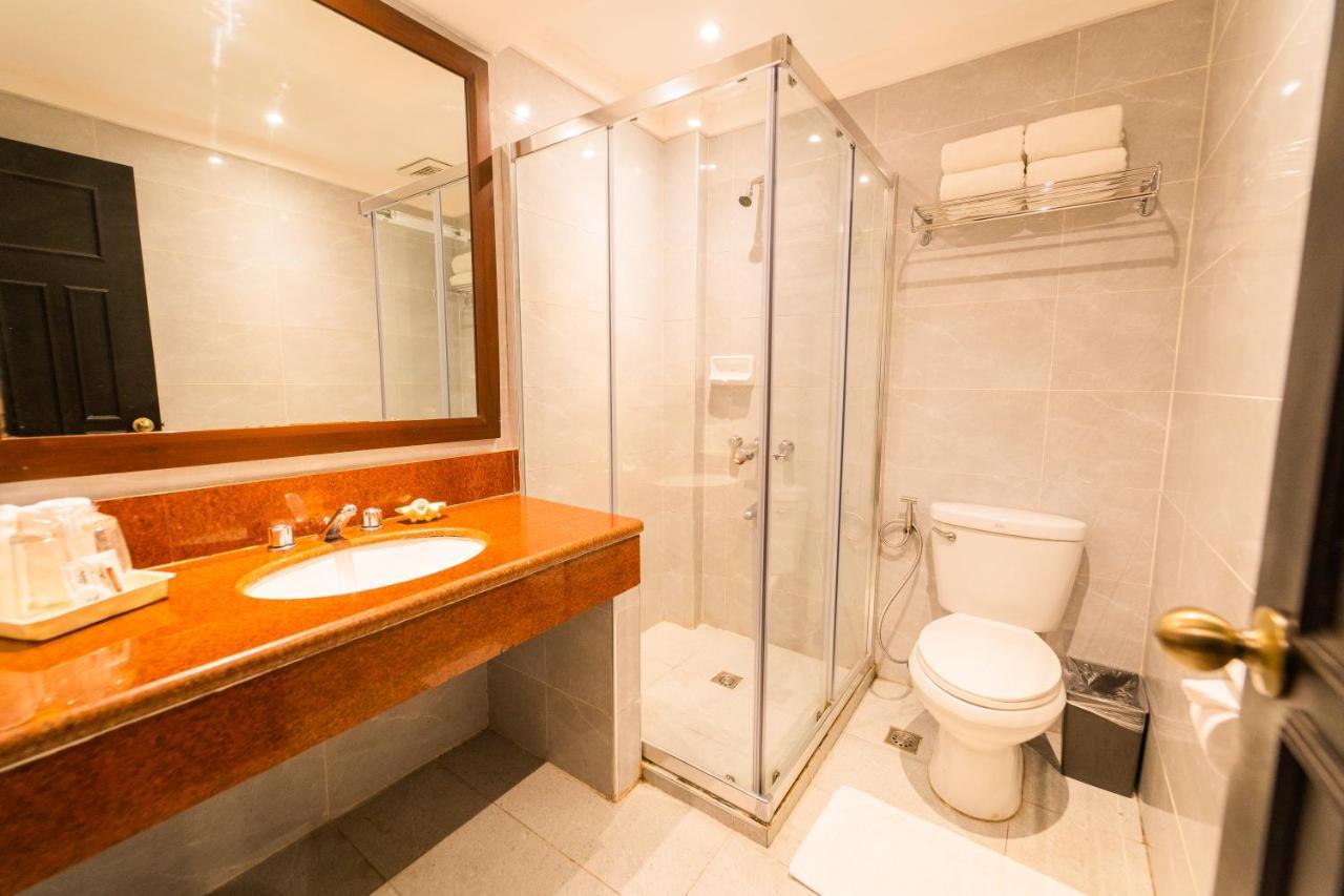 Mo2 Westown Hotel Iloilo Экстерьер фото
