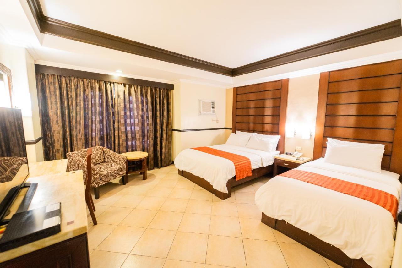 Mo2 Westown Hotel Iloilo Экстерьер фото