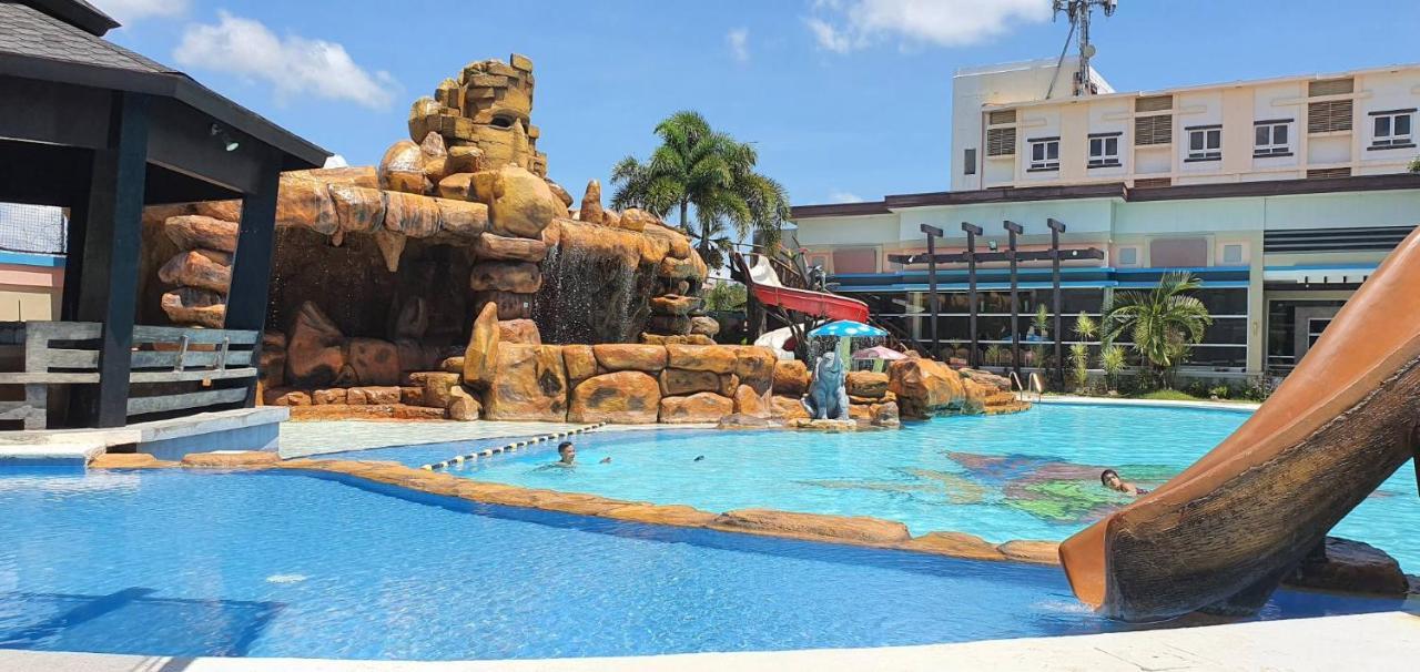 Mo2 Westown Hotel Iloilo Экстерьер фото