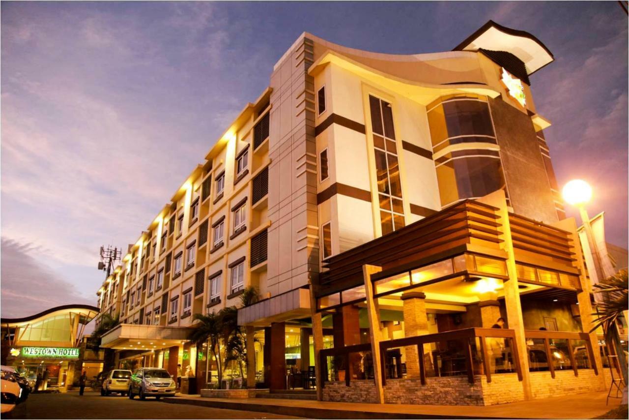 Mo2 Westown Hotel Iloilo Экстерьер фото