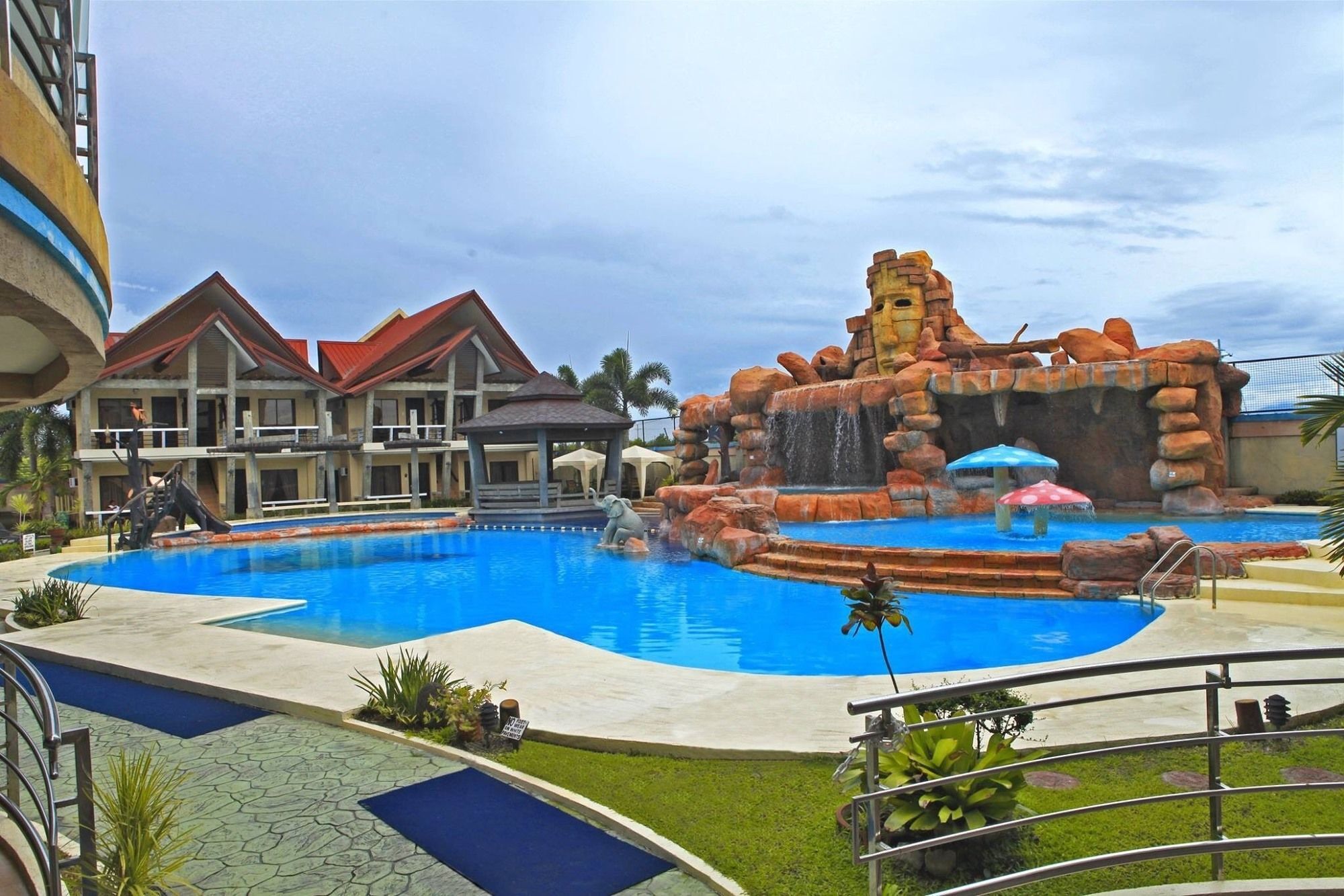 Mo2 Westown Hotel Iloilo Экстерьер фото